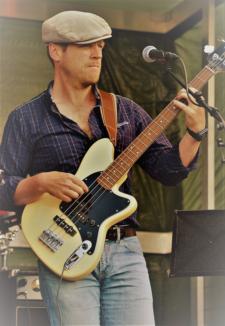 Heiko: Bass, Gesang